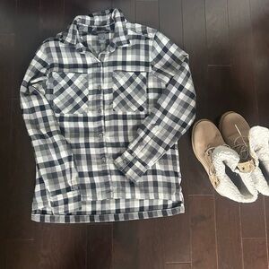 Outdoor Research Women’s Flannel Black White Button-Up UPF 50+ | Like New